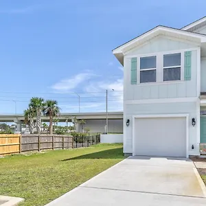 https://pier-paradise.panamacity-beachhotels.com
